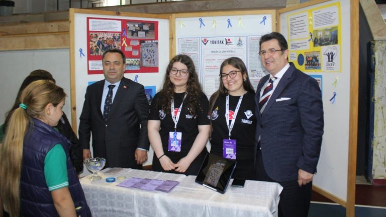 İl Millî Eğitim Müdürü Dr. Aziz Yeniyol, Ebru Nayim Fen Lisesi TÜBİTAK 4006 Bilim Fuarını Ziyaret Etti