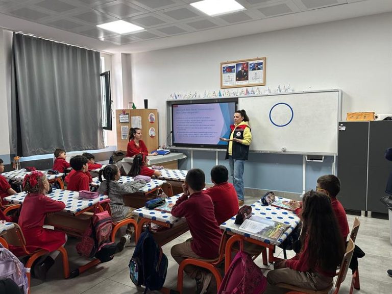 Sağlıklı Bir Yaşam İçin Balık Yiyelim Eğitimleri Devam Ediyor