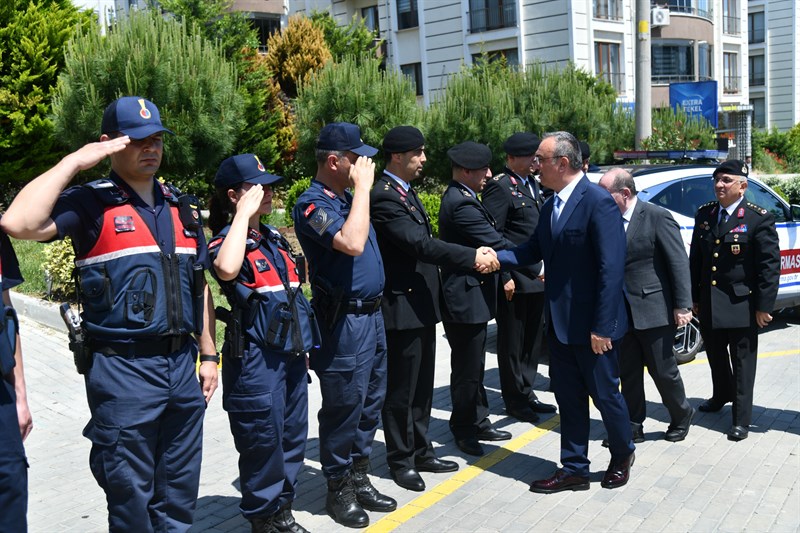 Vali Soytürk Jandarma Uygulama Noktasında Görev Yapan Personelle Bayramlaştı