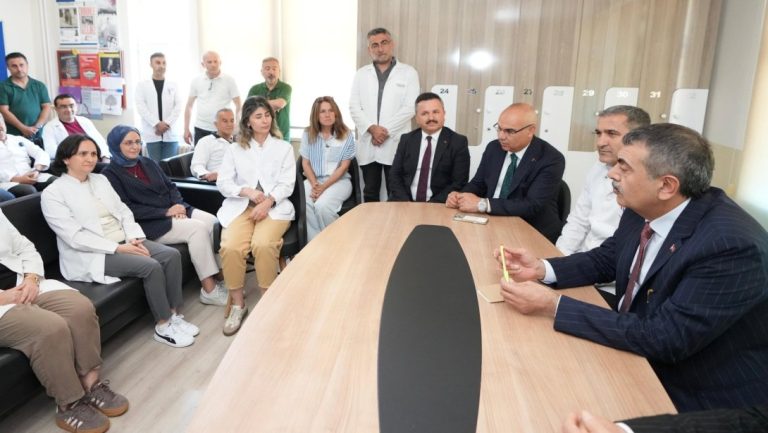 BAKAN TEKİN'DEN 2023'TE GÖREVE BAŞLAYAN ÖĞRETMENLERİN YER DEĞİŞİKLİĞİ TALEPLERİNE İLİŞKİN AÇIKLAMA