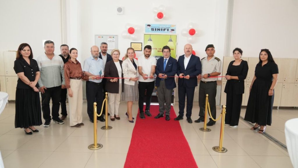 Marmaraereğlisi Anadolu İmam Hatip Lisesinde Kodlama ve Coğrafya Sınıflarının Açılışı Gerçekleştirildi