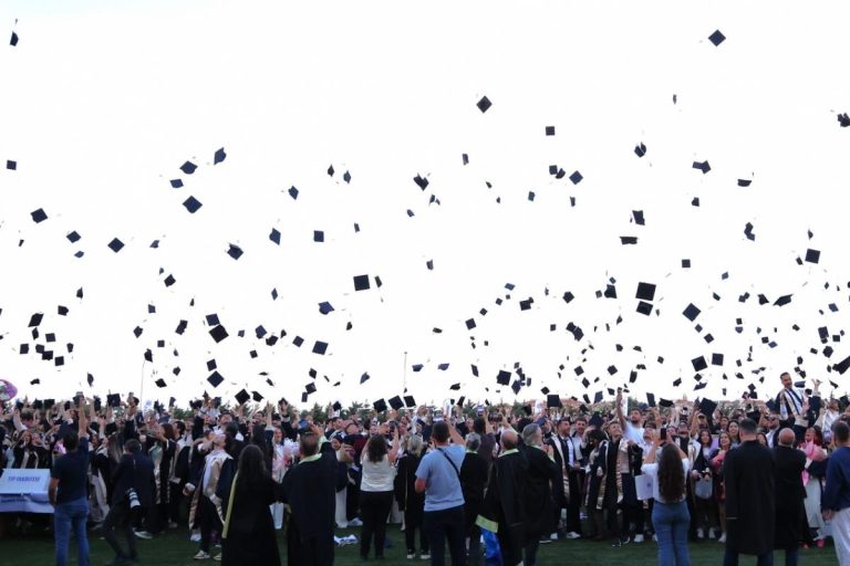 ÜNİVERSİTEMİZ 2025-2026 AKADEMİK YILI LİSANS MEZUNİYET TÖRENİ GERÇEKLEŞTİ