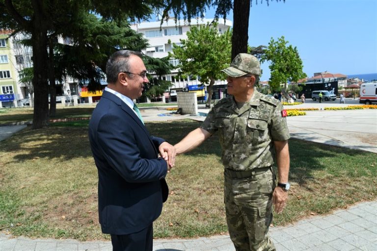 1’inci Ordu Komutanı Ersay Vali Soytürk’ü Ziyaret Etti