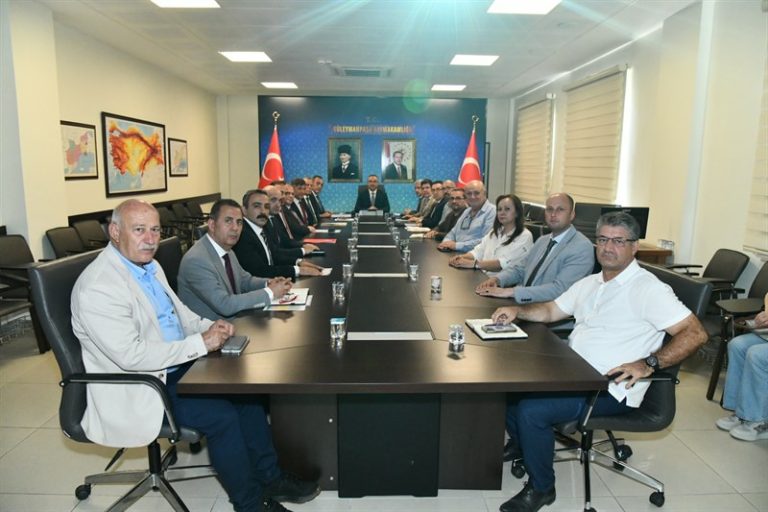 2025 Yılı Okul Yapımları Konulu Toplantı Düzenlendi