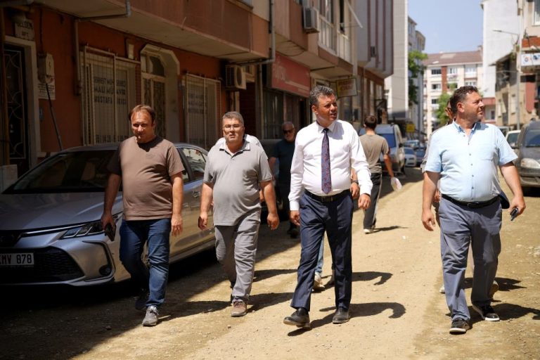 Başkan Sarıkurt, Kemalettin Mahallesi`ndeki Yol Çalışmalarını İnceledi