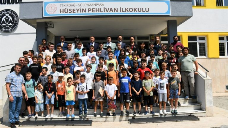 İl Millî Eğitim Müdürü Dr. Aziz Yeniyol, Yaz Kur'an Kursunu Ziyaret Etti