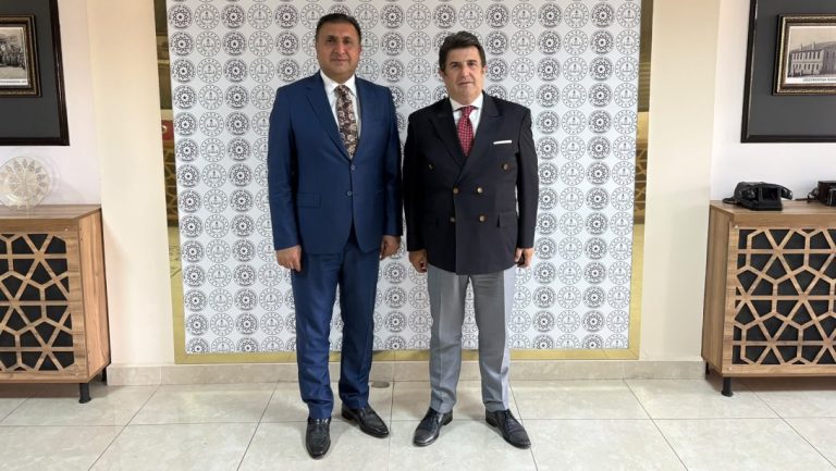 İstanbul İl Millî Eğitim Müdürü Doç. Dr. Murat Mücahit Yentür'den İl Millî Eğitim müdürü Dr. Aziz Yeniyol'a Ziyaret