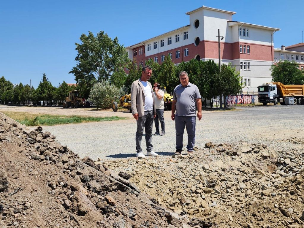 Okullar Bölgesinde Yol Çalışmaları Başladı