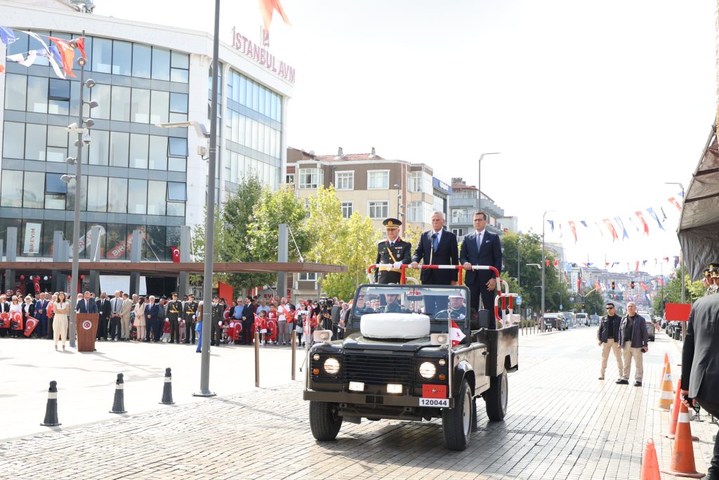 BÜYÜK ZAFERİMİZİ COŞKUYLA KUTLADIK