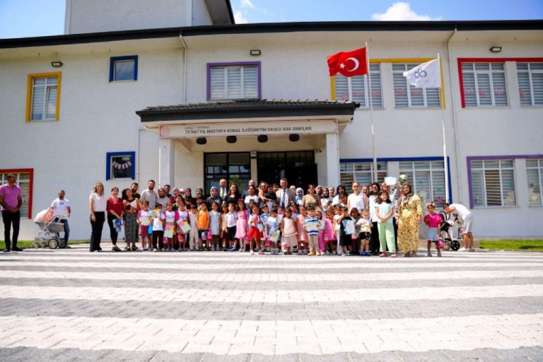 Çorlu Belediyesi Emine Ali Yeter Eğitim Merkezi Yaz Okulu Tamamlandı