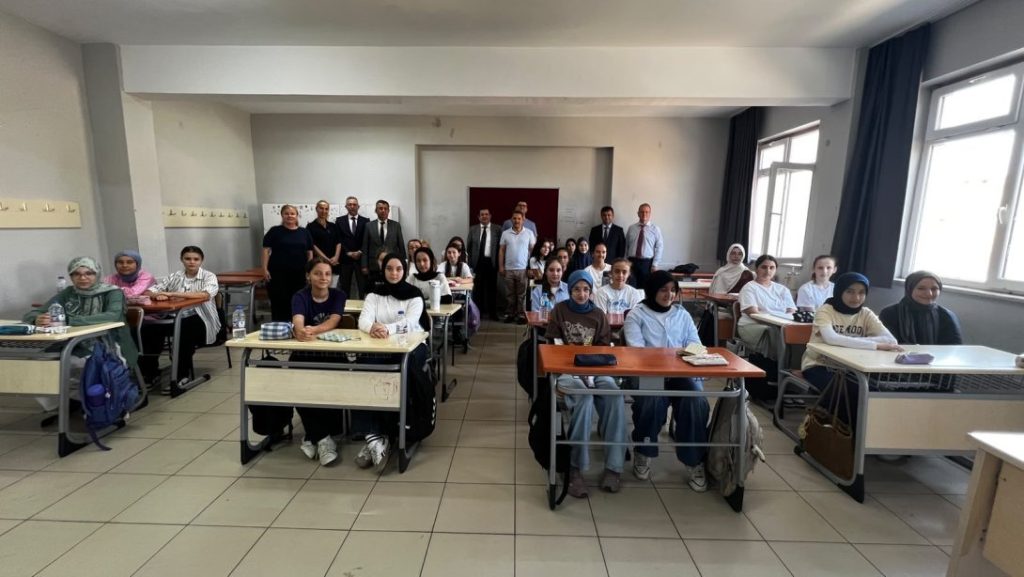 İl Millî Eğitim Müdürü Dr. Aziz Yeniyol, Süleymanpaşa Trakya Anadolu İmam Hatip Lisesinde Yaz Dönemi Eğitim Faaliyetlerini İnceledi
