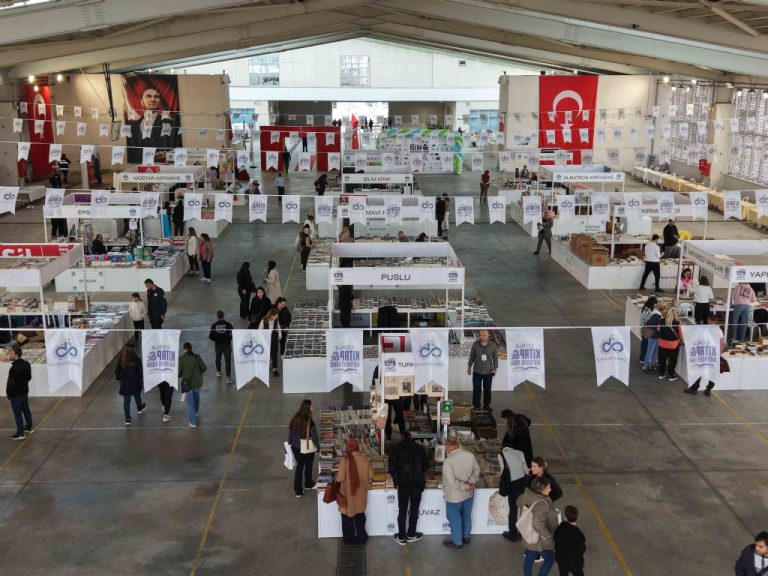 14. Geleneksel Çorlu Kitap ve Kırtasiye Fuarı Kapılarını Açıyor