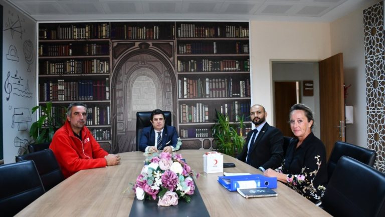Kızılay Tekirdağ Şube Başkanı Mustafa Kasım Karakuş, İl Millî Eğitim Müdürü Dr. Aziz Yeniyol'u Ziyaret Etti