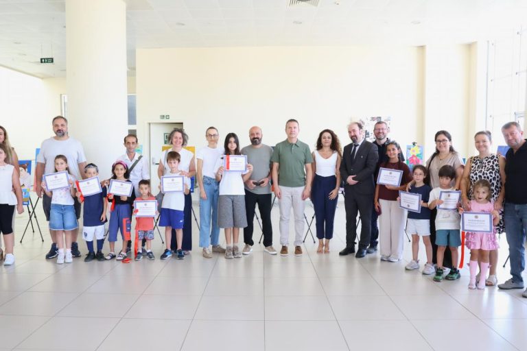 SOSYAL YAŞAM MERKEZİ’NDE YAĞLI BOYA RESİM KURSU SERGİSİ AÇILDI