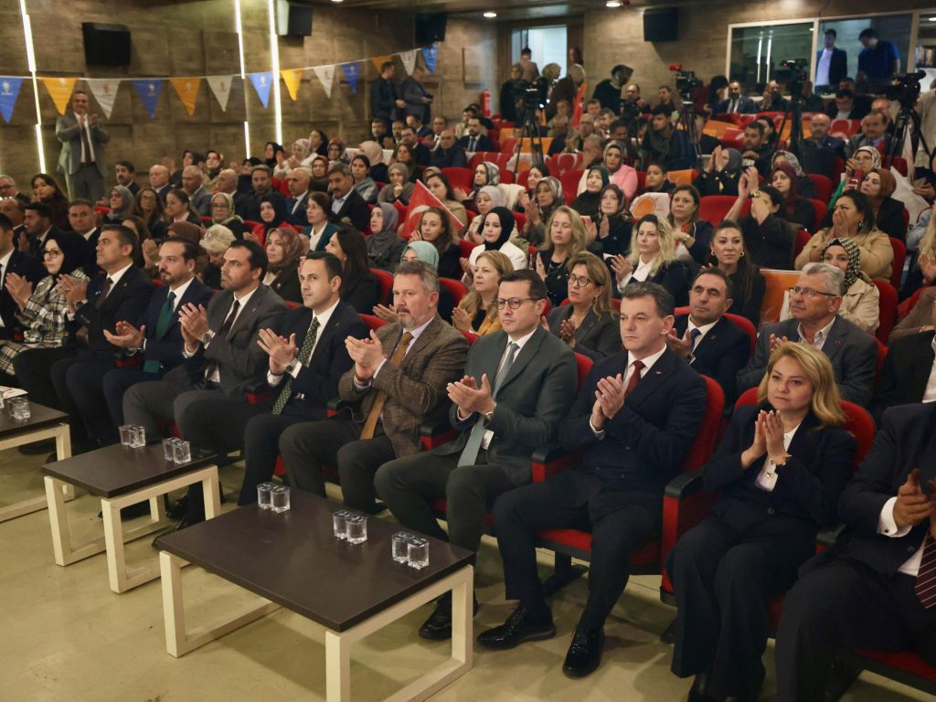 11 MECLİS ÜYEMİZ AK PARTİ’YE KATILDI