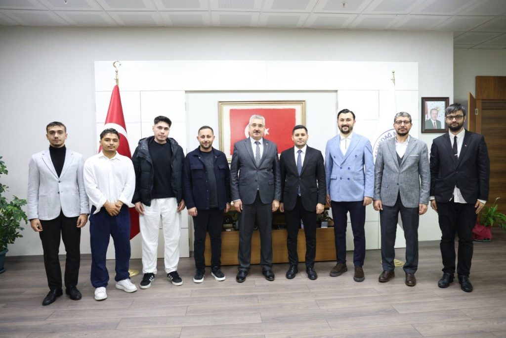 AK Parti Gençlik Kolları ve Üniak Heyetinden Rektör Prof. Dr. Mümin Şahin’e Nezaket Ziyareti