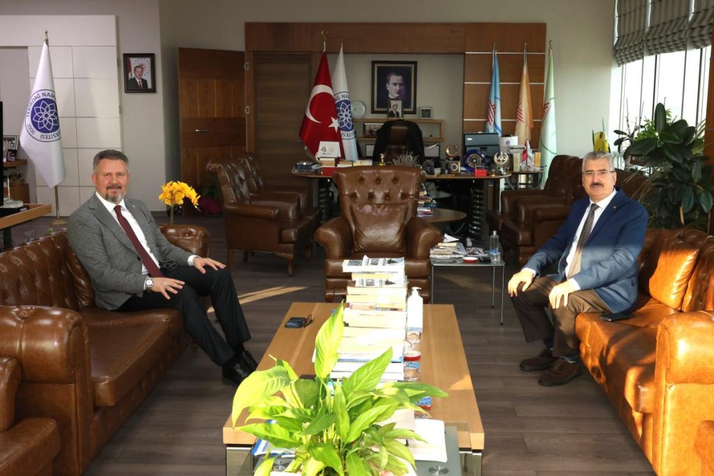 AK PARTİ TEKİRDAĞ MİLLETVEKİLİ MESTAN ÖZCAN ‘DAN REKTÖRÜMÜZE ZİYARET