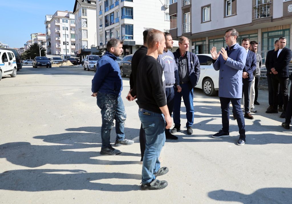 EFENDİOĞLU SOKAK’TA KENTSEL TASARIM ÇALIŞMALARI SÜRÜYOR