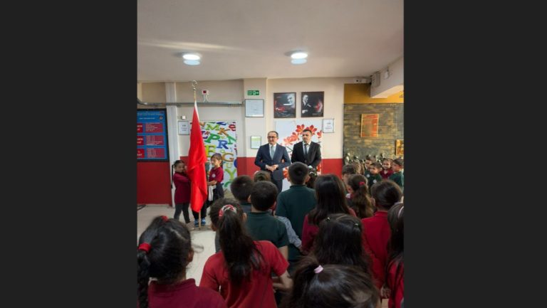 İlçe Millî Eğitim Müdürümüz 100. Yıl Mehmet Özyüksel İlkokulunda Bayrak Töreni'ne Katıldı