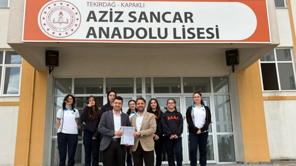 Kapaklı Aziz Sancar Anadolu Lisesinden Uluslararası Başarı: "Speak-Up Sessions" Litvanya'da Yılın Etwinning Projesi Seçildi