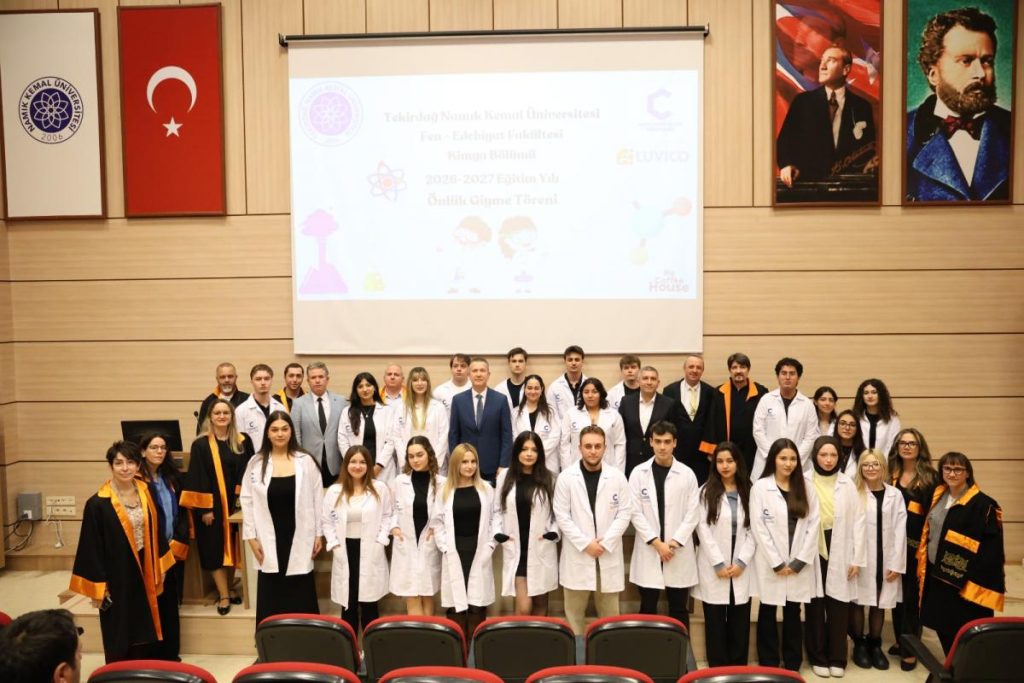 KİMYA BÖLÜMÜ GELENEKSEL BEYAZ ÖNLÜK GİYME TÖRENİ GERÇEKLEŞTİ