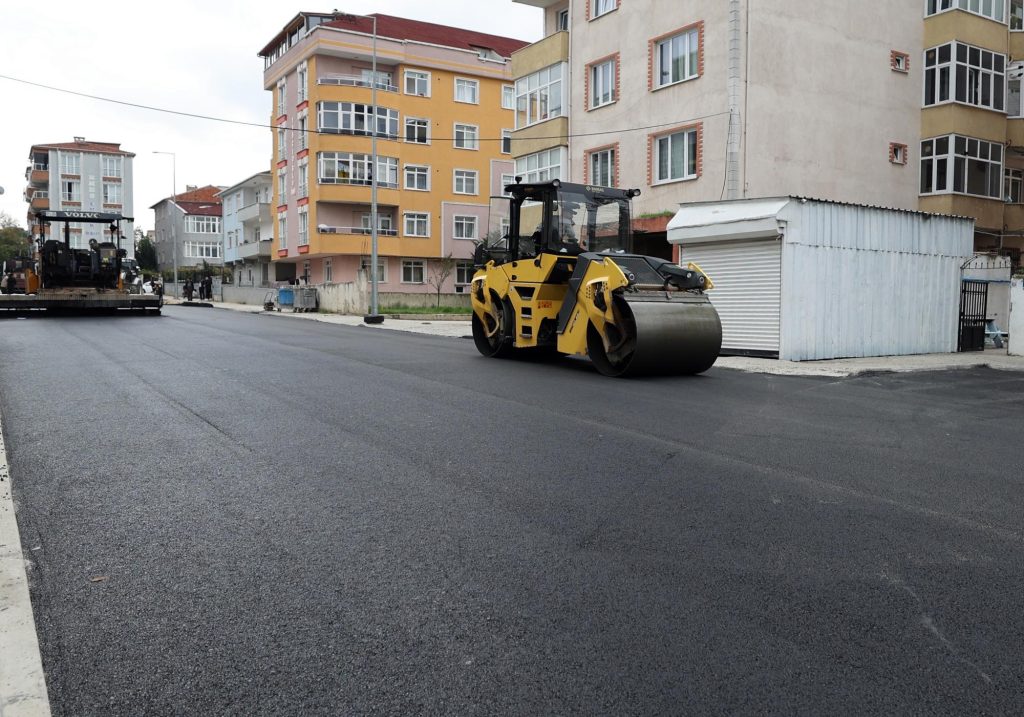 TÜMER SOKAK’TA SICAK ASFALT ÇALIŞMALARI TAMAMLANDI