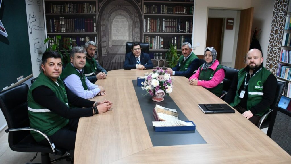 Türkiye Yeşilay Cemiyeti Tekirdağ Şube Başkanı Hüseyin Erdoğan'dan İl Millî Eğitim Müdürü Dr. Aziz Yeniyol'a Ziyaret