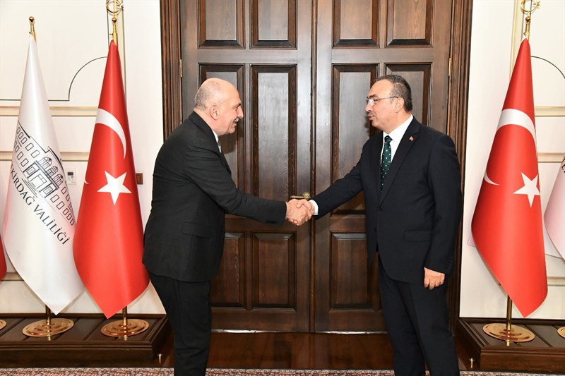 Vali Soytürk Atletizm ve Badminton’da Başarı Elde Eden Sporcuları Makamında Kabul Etti